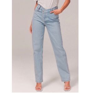 Abercrombie & Fitch Curve Love High Rise Dad Jean 35 NWT Light Wash Pant